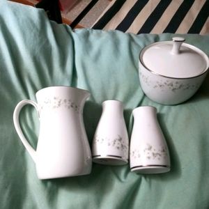 Noritake annabelle shakers sugar bowl salt pepper